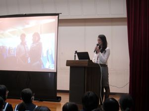 中３卒業生講演会が行われました。